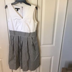 White and black stripped dress 👗